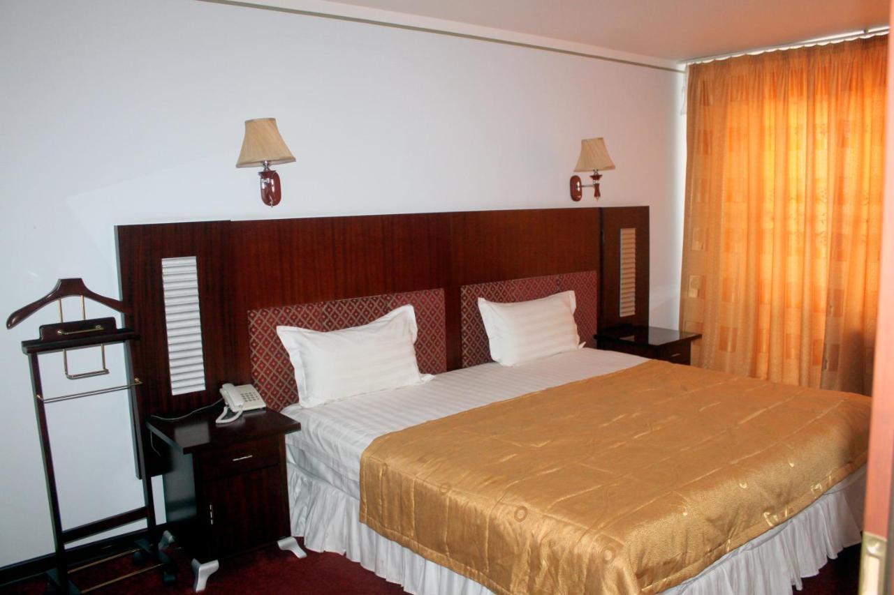Hotel Grand Buhara Kültér fotó