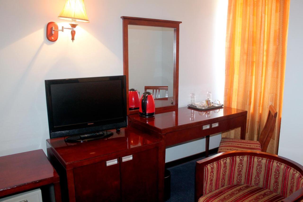 Hotel Grand Buhara Kültér fotó
