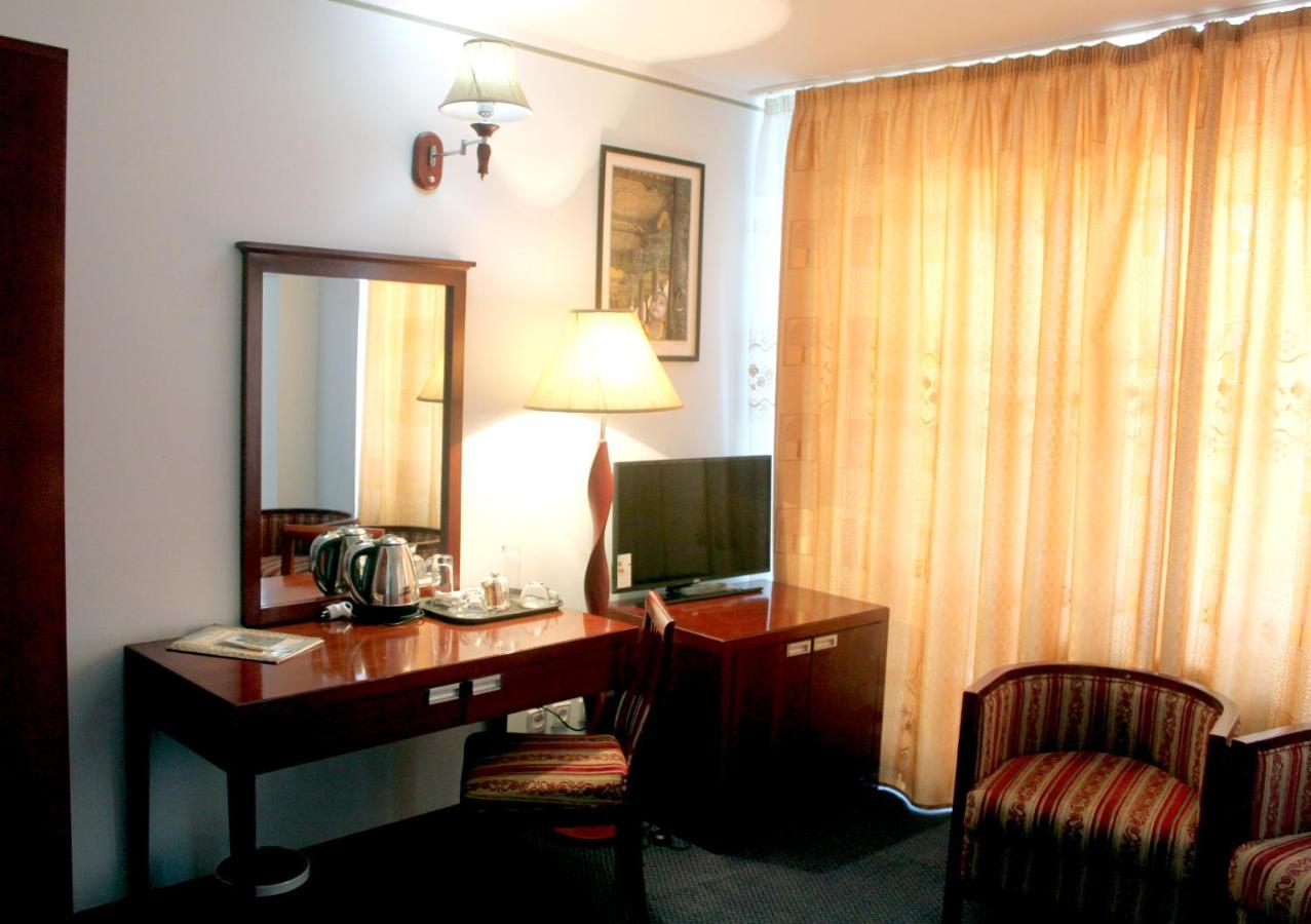 Hotel Grand Buhara Kültér fotó