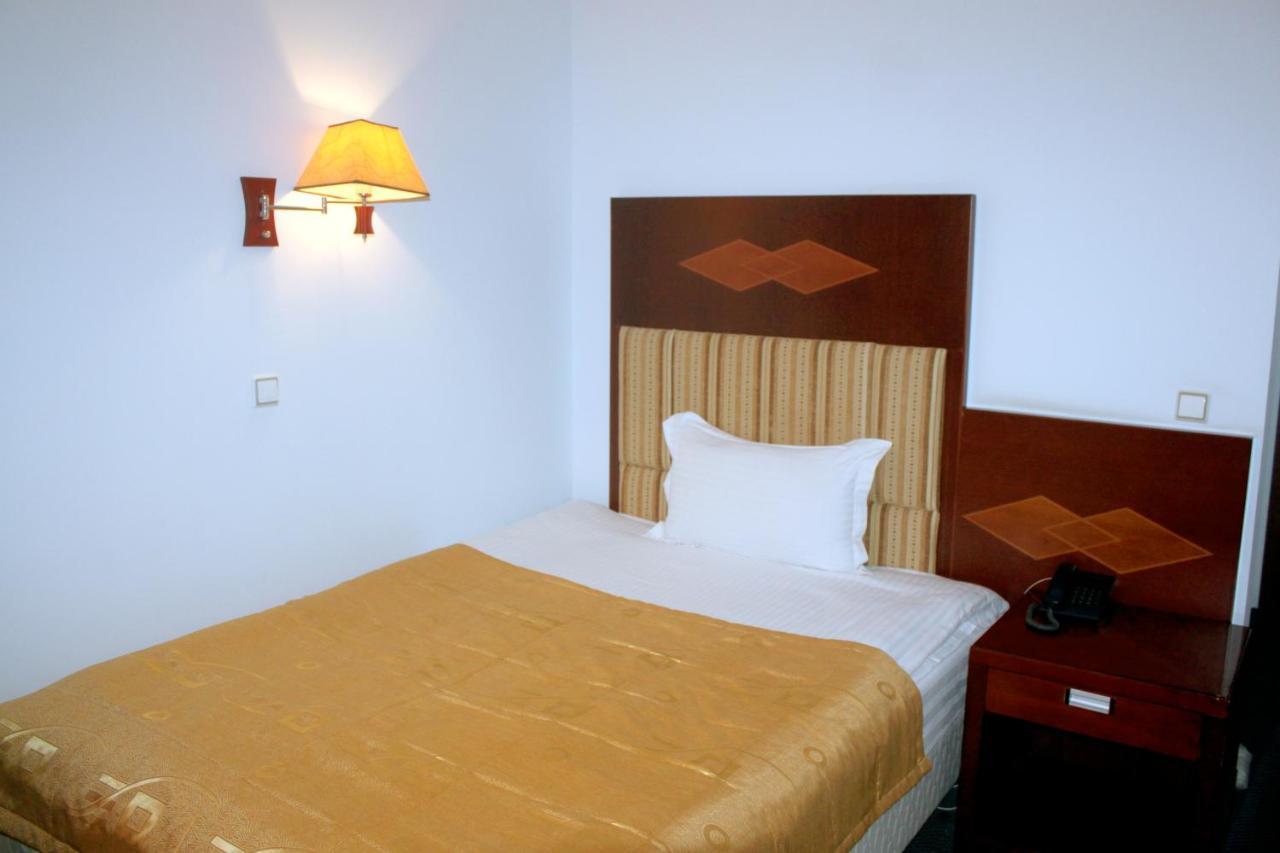Hotel Grand Buhara Kültér fotó