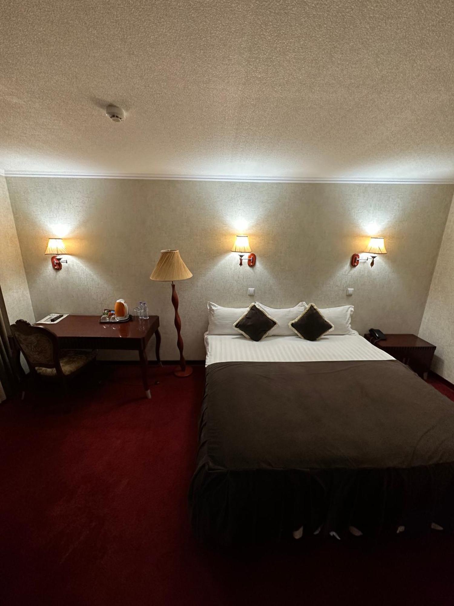 Hotel Grand Buhara Kültér fotó