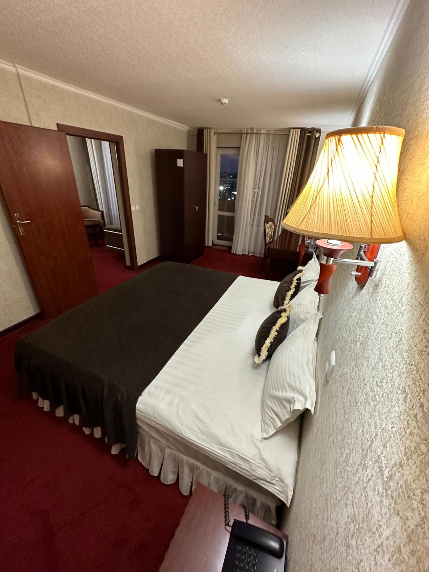 Hotel Grand Buhara Kültér fotó