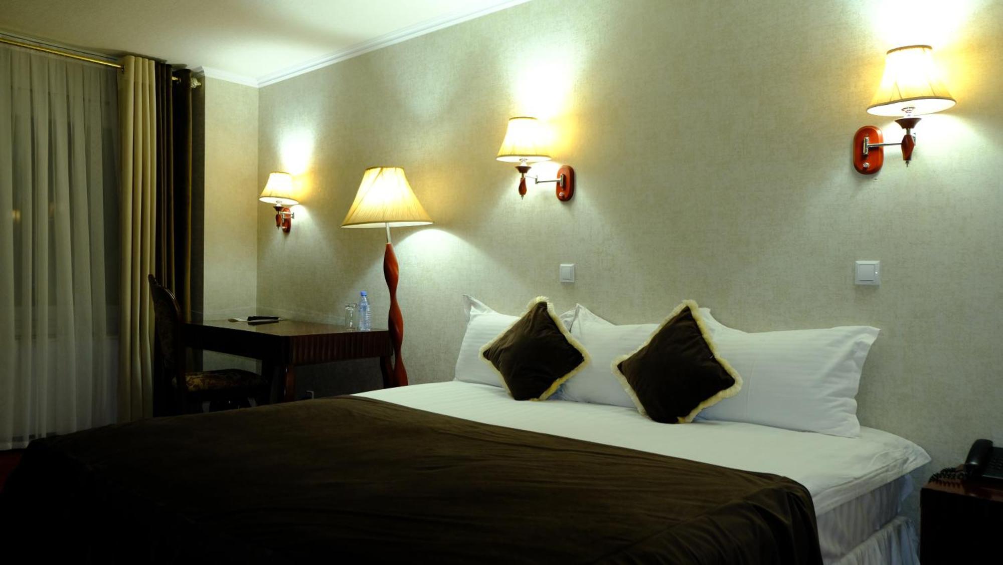Hotel Grand Buhara Kültér fotó