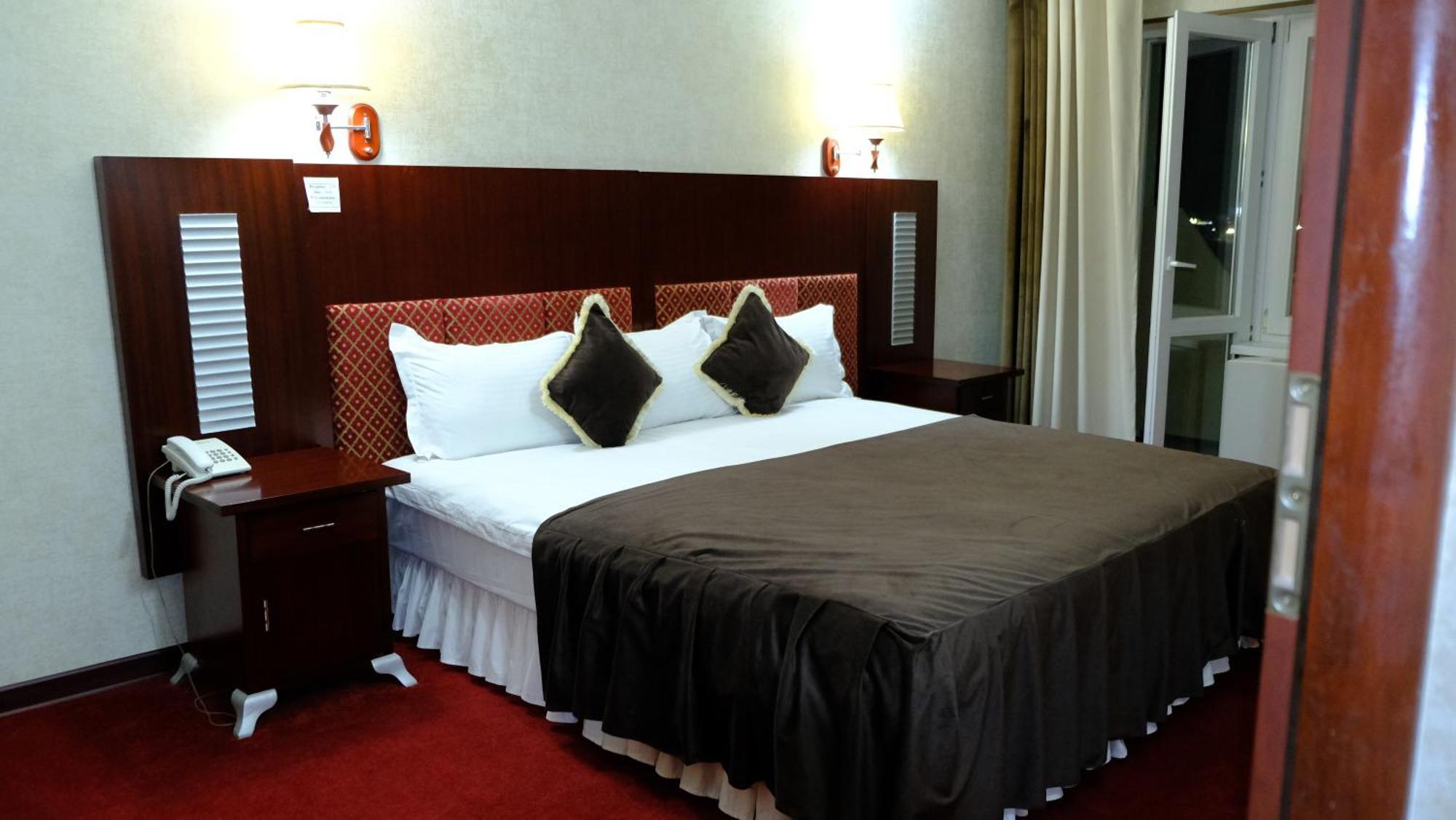 Hotel Grand Buhara Kültér fotó