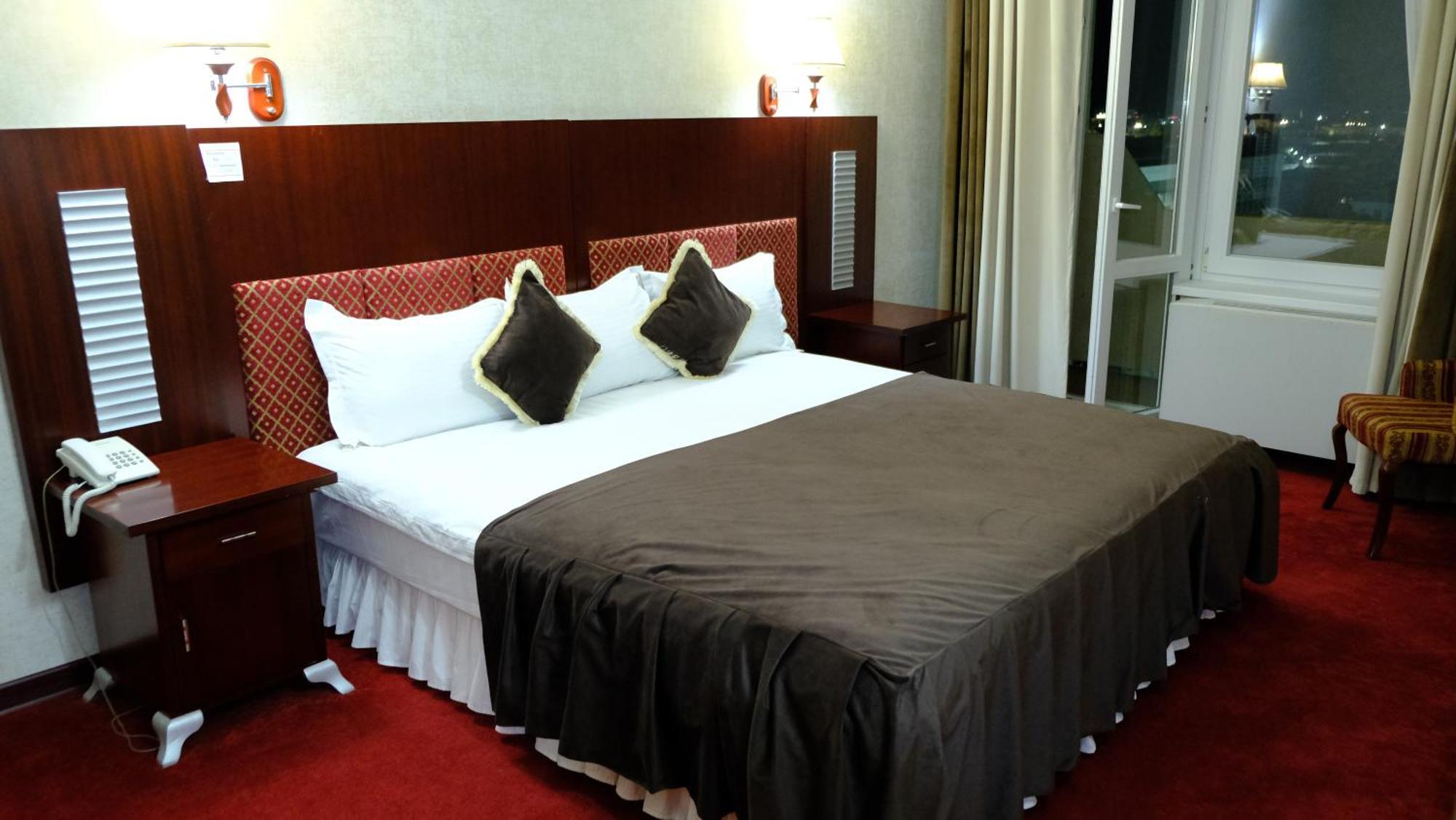 Hotel Grand Buhara Kültér fotó