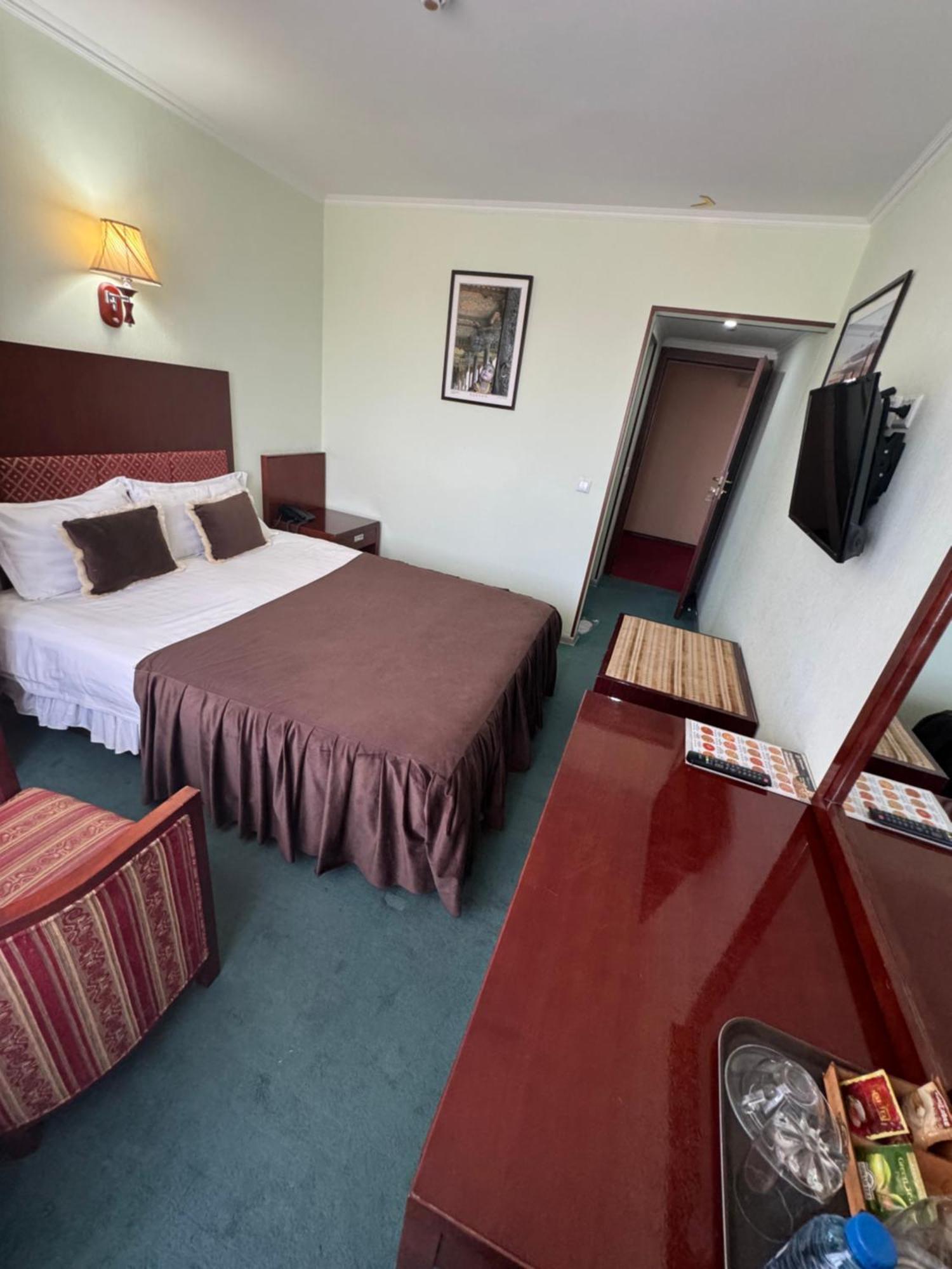 Hotel Grand Buhara Kültér fotó