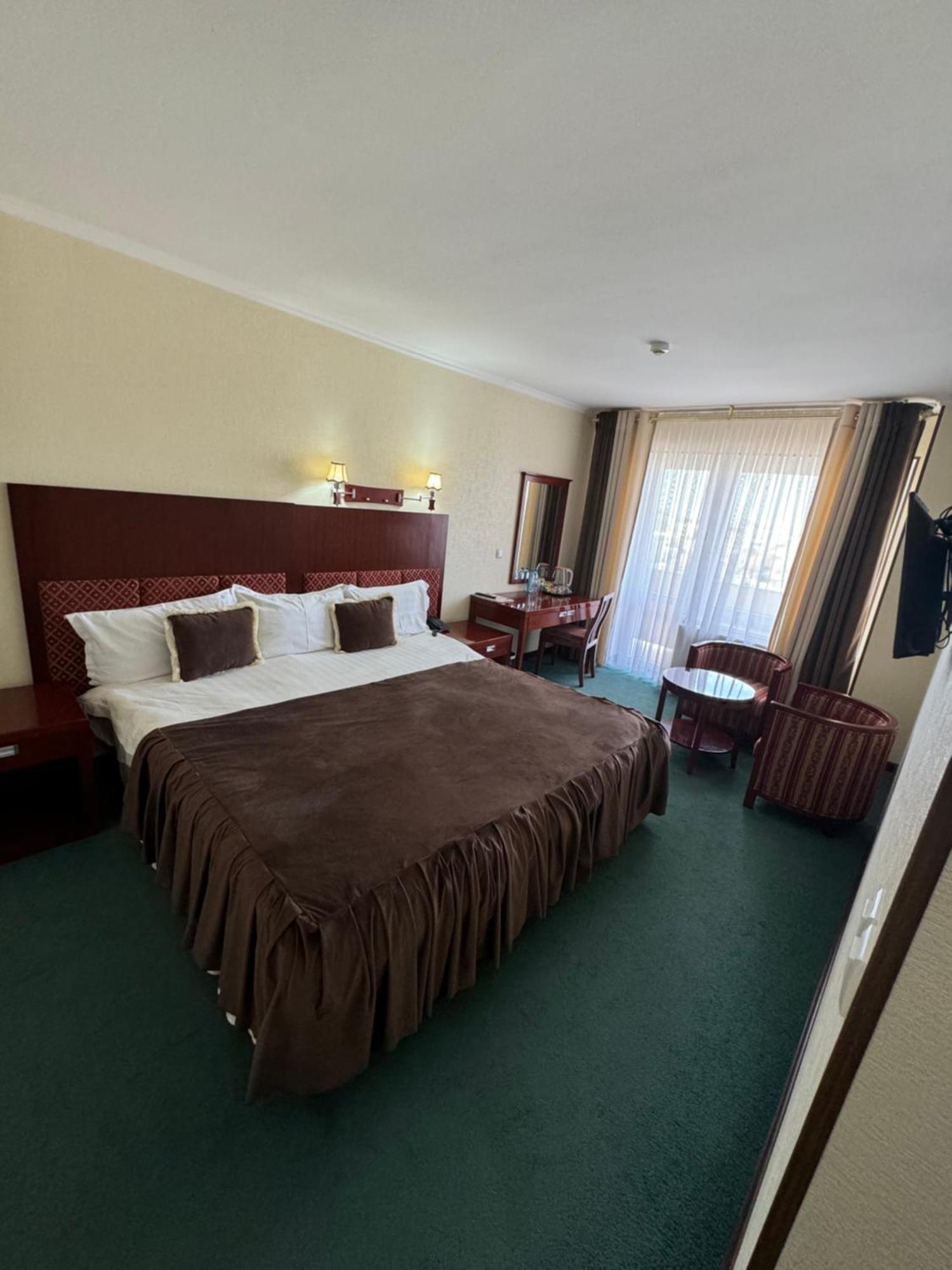 Hotel Grand Buhara Kültér fotó