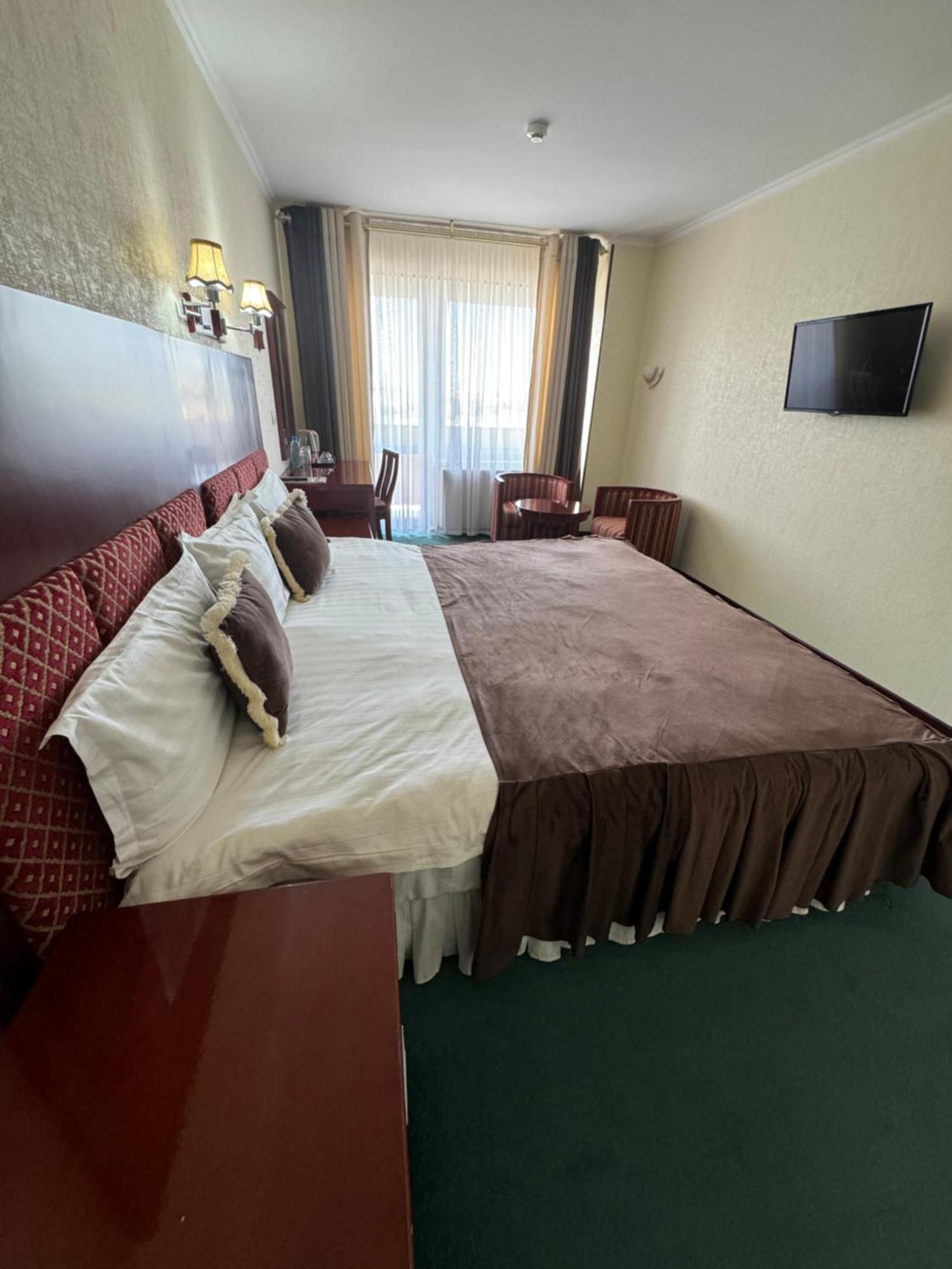 Hotel Grand Buhara Kültér fotó
