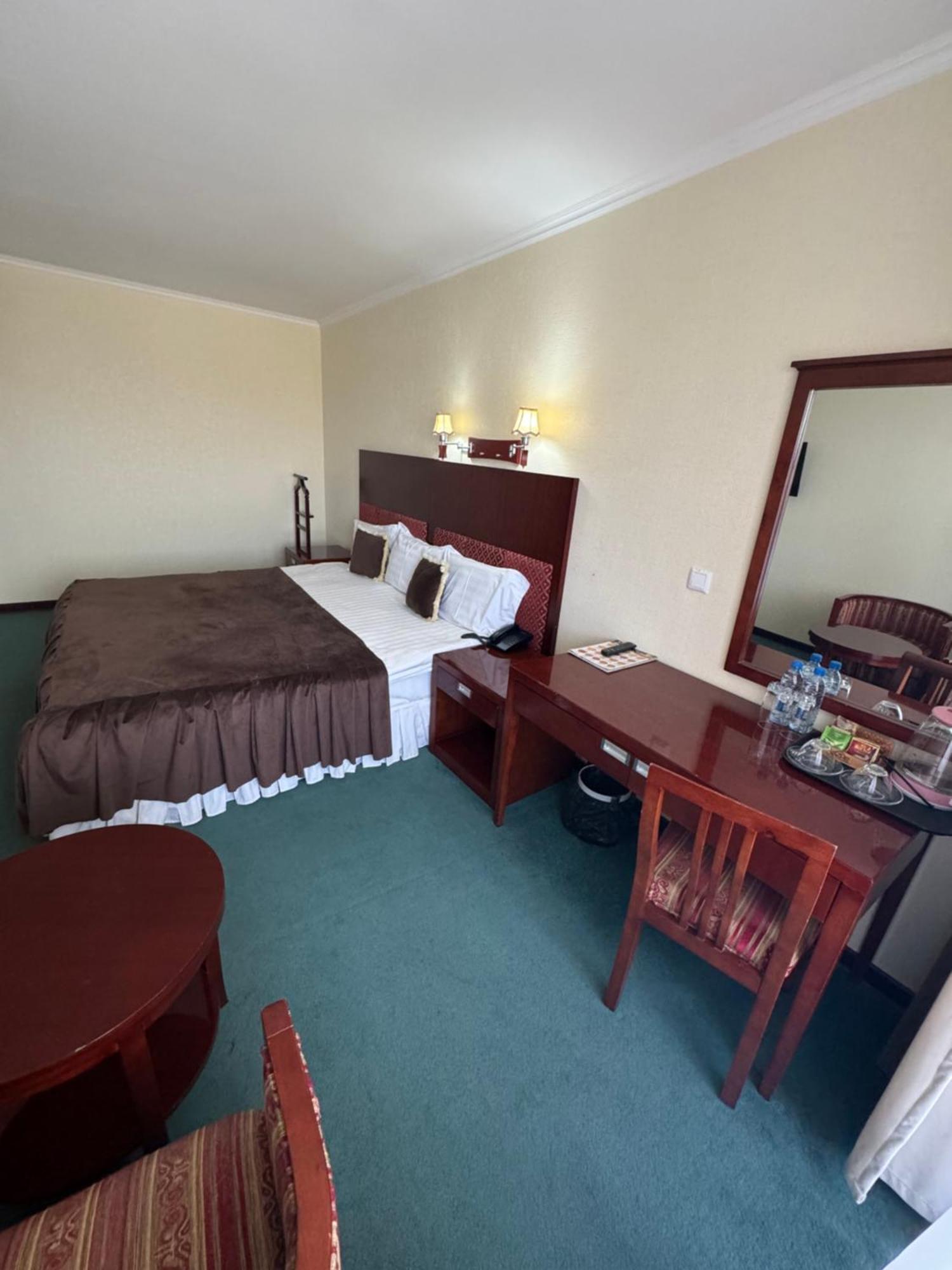 Hotel Grand Buhara Kültér fotó